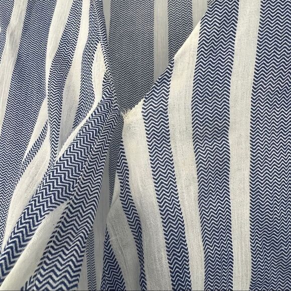 Guess Los Angeles Wrap Front Surplice Striped V-neckline Short Sleeves Blouse - Picture 9 of 9